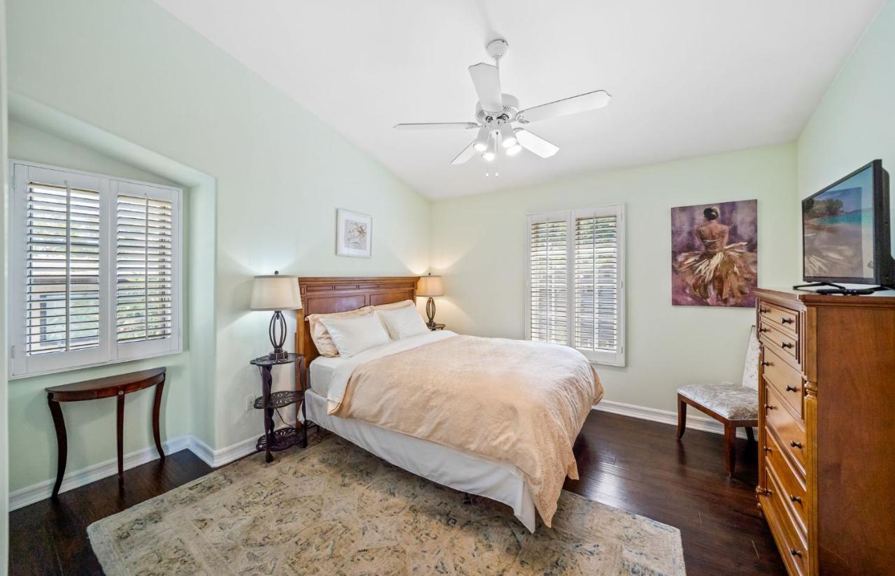 Homestay Hollywood Hills